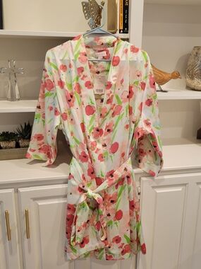 Cabernet Floral Poppy Print Satin Robe in White, Pink & Green